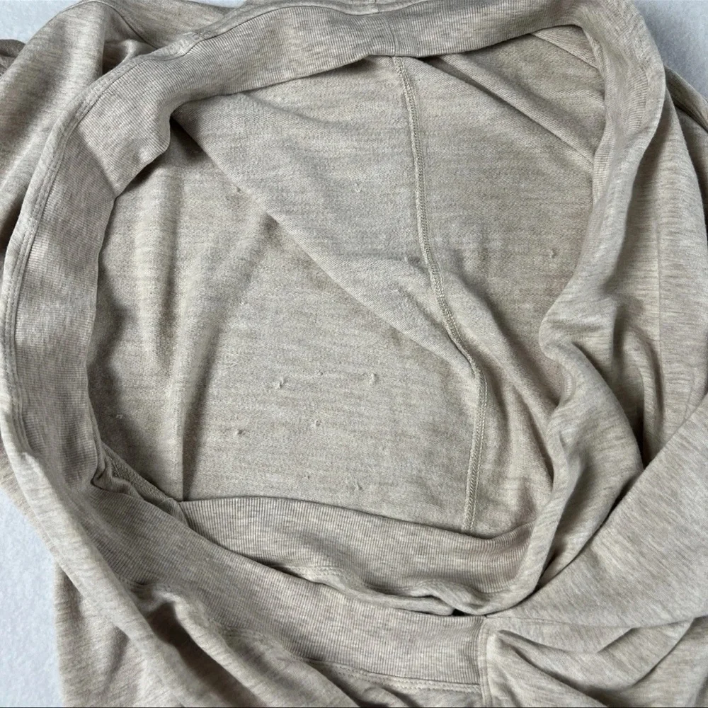 Lululemon Women's Seek Stillness Pullover Hidden Pocket‎ Heathered Cashew XS